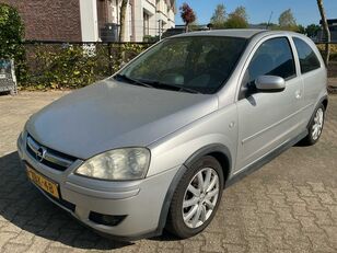 автомобиль Opel Corsa 1.2-16V Silverline