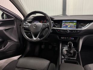 Opel Insignia 車
