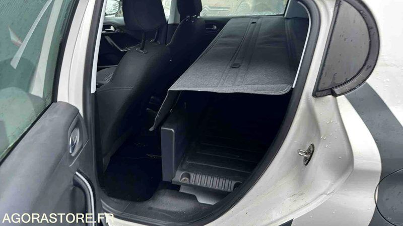2019 Peugeot 208-45672744