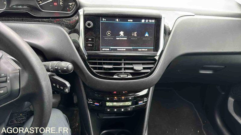 2019 Peugeot 208-45672746