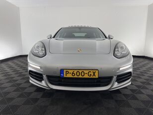 سيارة Porsche Panamera