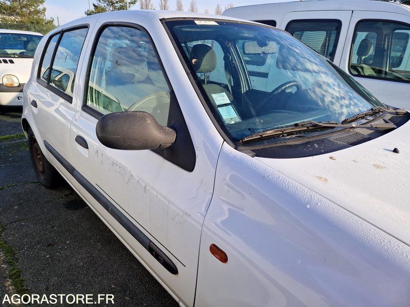 2004 Renault Clio-45209274