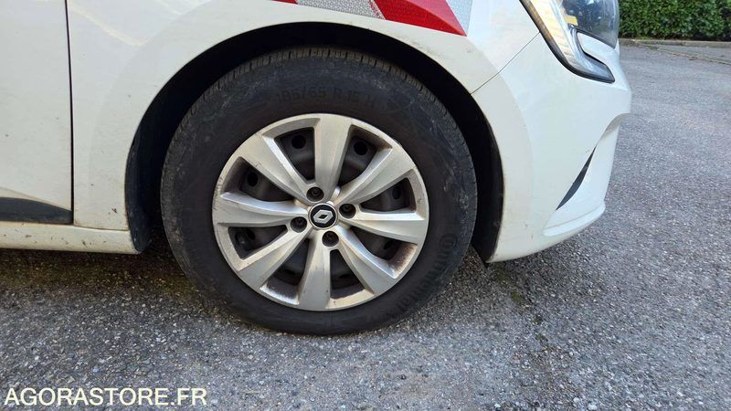 2020 Renault Clio-45304017