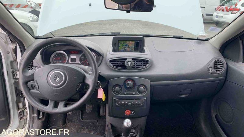2013 رينو Clio-47612862
