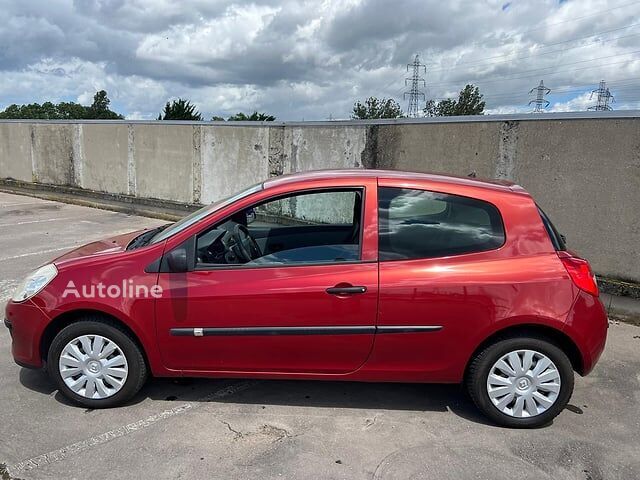 Renault CLIO Auto - Autoline