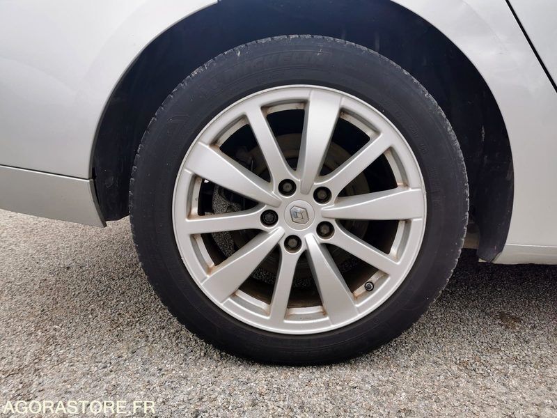 2011 رينو Laguna-45778297