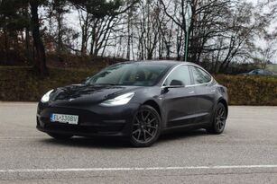 automobil Tesla Model 3