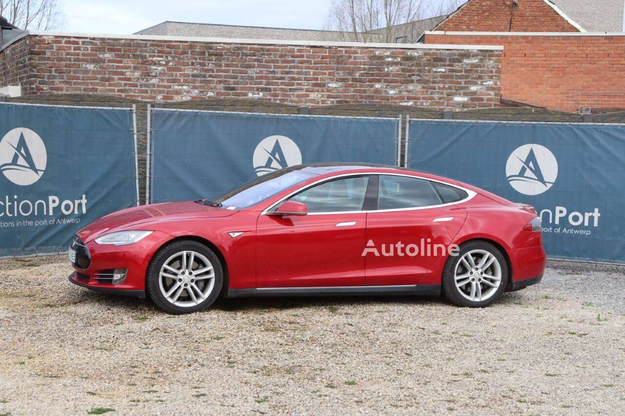 Tesla Motors Model S 85D car - Autoline