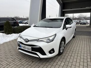 автомобил Toyota Avensis 1.6