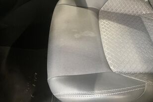 автомобиль Toyota C-HR