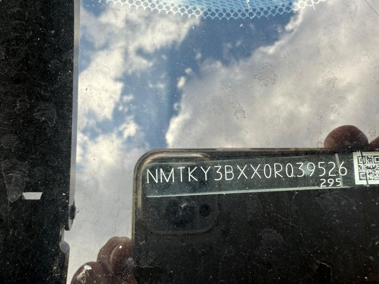 Damaged Toyota C-HR. 1.2i car - Autoline