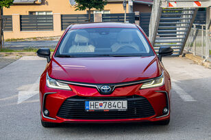 Toyota Corolla sedan 1.8 Hybrid e-CVT Style Tech automobil
