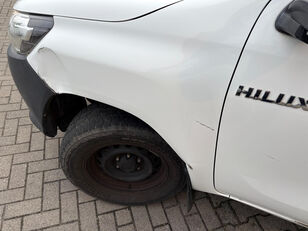 Купить автомобиль Toyota HiLux 2.4 D-4D-F Double Cab 4X4 AIRCO - Изображение 15 | Autoline KG Автомобиль Toyota HiLux 2.4 D-4D-F Double Cab 4X4 AIRCO | Изображение 15 - Autoline