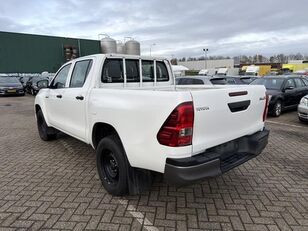 Купить автомобиль Toyota Hilux 2.4 D-4D Double Cab Cool Comfort - Изображение 4 | Autoline KG Автомобиль Toyota Hilux 2.4 D-4D Double Cab Cool Comfort | Изображение 4 - Autoline