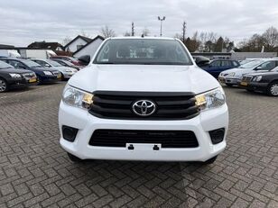 Купить автомобиль Toyota Hilux 2.4 D-4D Double Cab Cool Comfort - Изображение 9 | Autoline KG Автомобиль Toyota Hilux 2.4 D-4D Double Cab Cool Comfort | Изображение 9 - Autoline