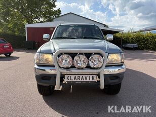 automobil Toyota Hilux Dubbelhytt 2.5