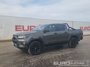 اتومبیل Toyota Hilux Invincible X