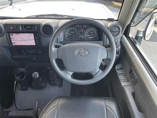 автомобіль Toyota LAND CRUISER 70