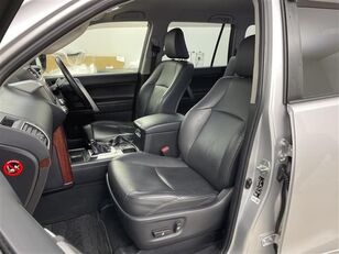 Toyota LAND CRUISER PRADO car