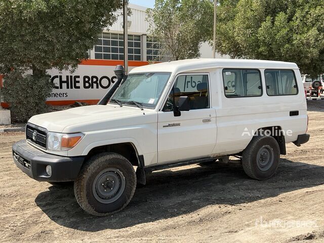 اتومبیل Toyota Land Cruiser - Autoline