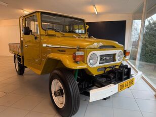 Toyota Land Cruiser HJ45 *Restored* automobil
