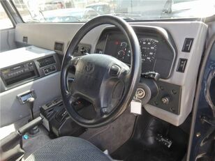 auto Toyota MEGA CRUISER