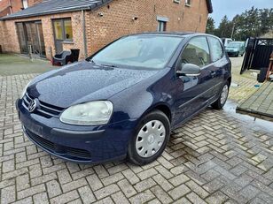 Volkswagen Golf coche