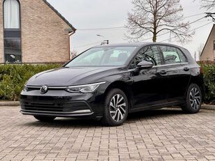 автомобил Volkswagen Golf