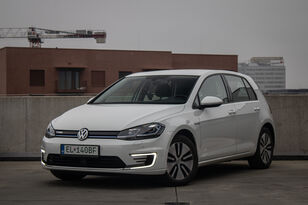 samoch&oacute;d Volkswagen Golf e- 100kW / AJ NA SPL&Aacute;TKY / PROTI&Uacute;ČET