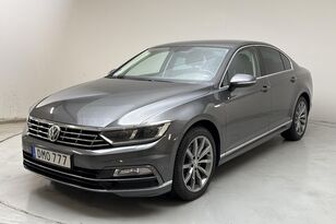 автомобиль Volkswagen Passat
