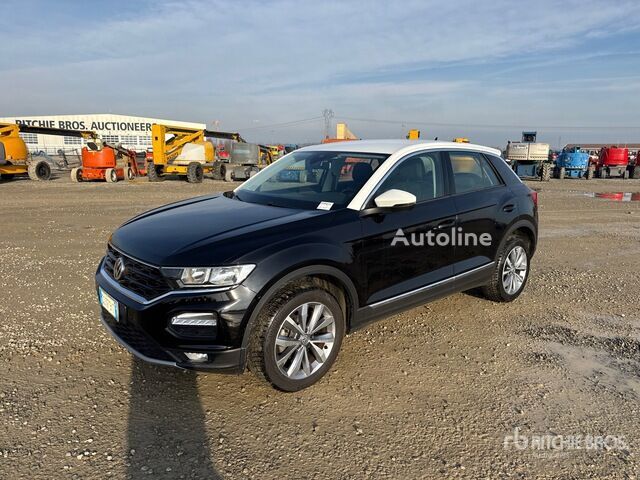 Volkswagen T-Roc car - Autoline
