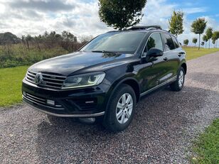 Volkswagen Touareg bil