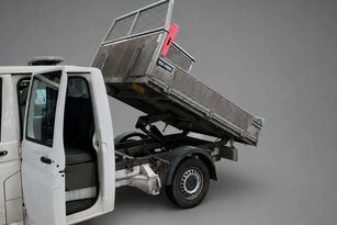 автомобиль Volkswagen Transporter