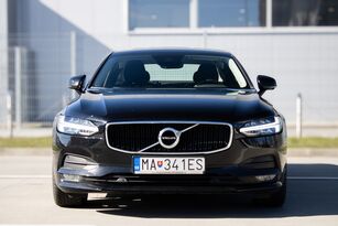 automobile Volvo S90 Momentum Advanced