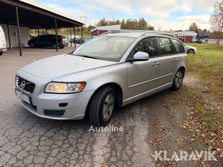 Volvo V50 car - Autoline