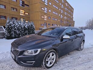 автомобиль Volvo V60