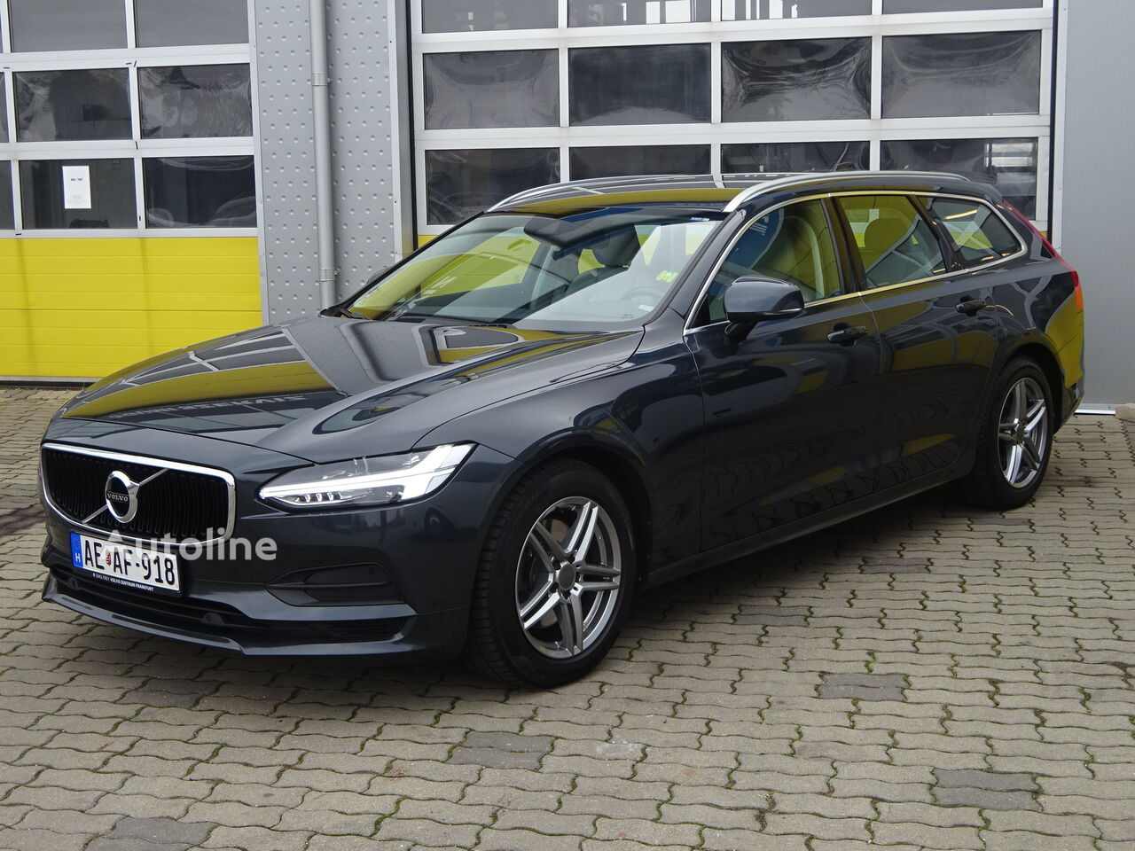 اتومبیل Volvo V90 2.0 D {D4} MOMENTUM GEARTRONIC - Autoline