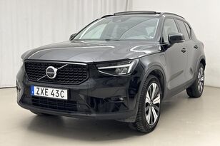 سيارة Volvo XC40