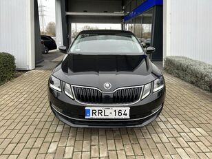 автомобиль Škoda OCTAVIA