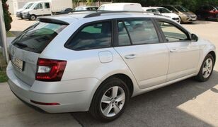 &Scaron;koda OCTAVIA kombi Ambition car