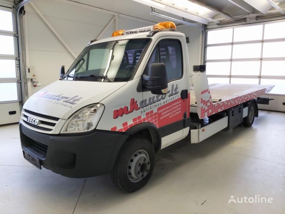 ciężarówka do przewozu samochodów IVECO Daily