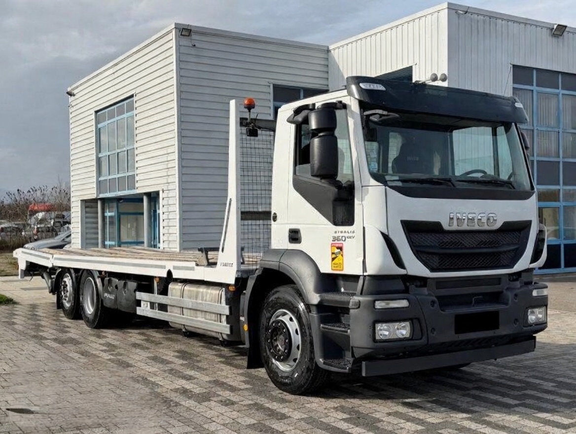 IVECO Stralis 360 / Heavy equipment transport truck autószállító teherautó - Autoline