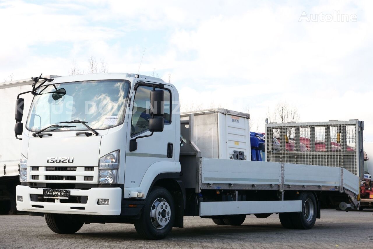 камион за транспорт на возила Isuzu F2 R90