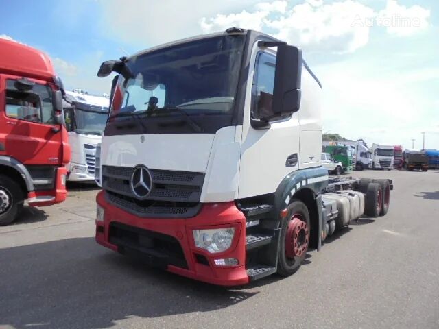 camion bisarca Mercedes-Benz 2340