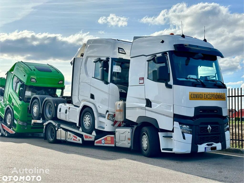 Renault T 520 car transporter