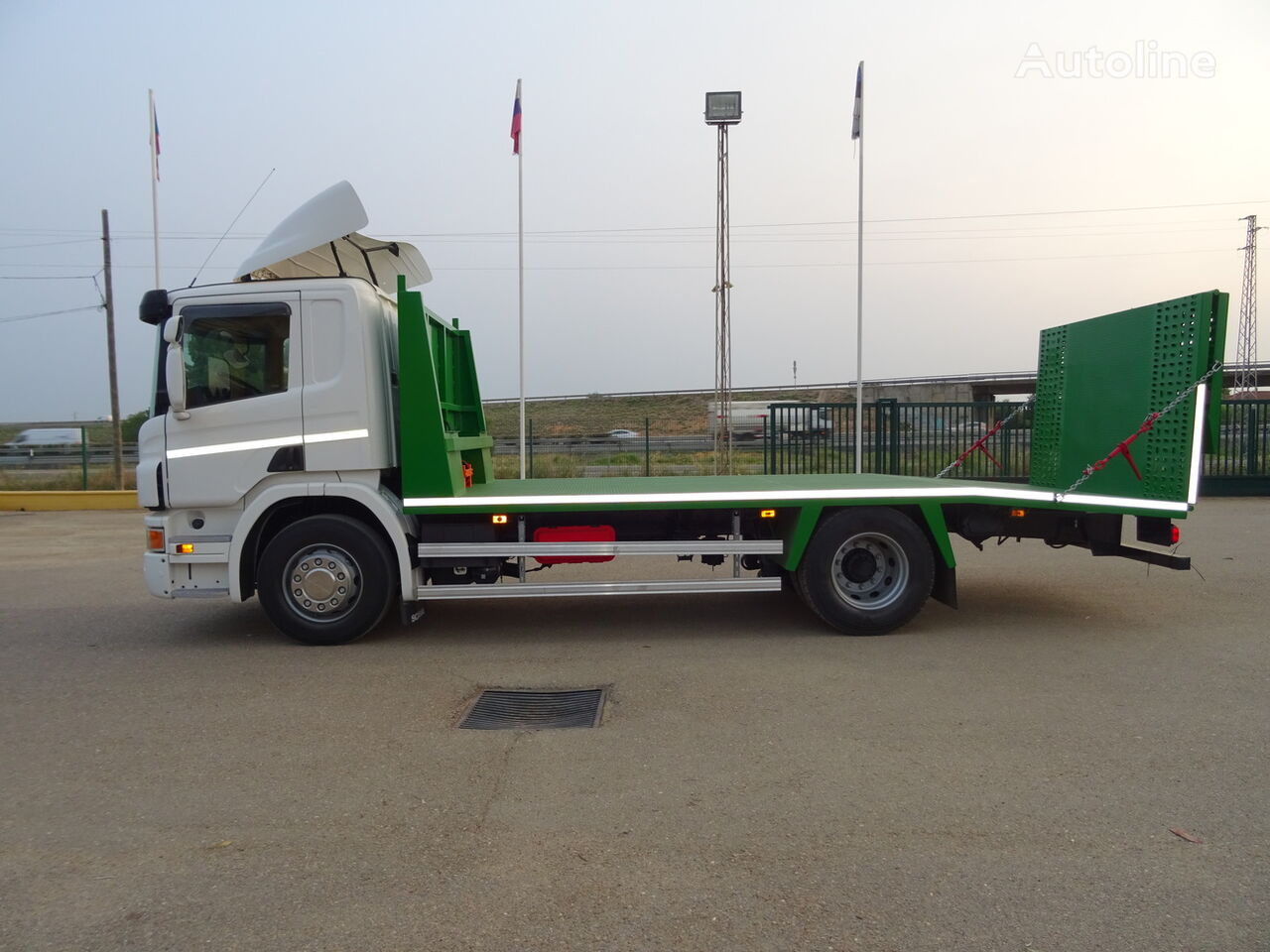 Scania P 320 car transporter