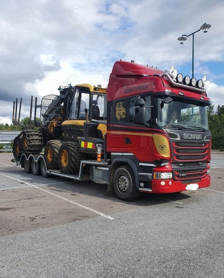 camion transport auto Scania R580