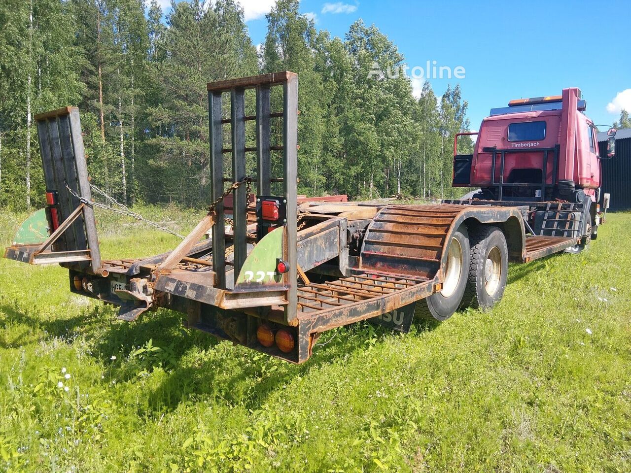 Sisu SM300 Metsäkoneritilä camión portacoches - Autoline
