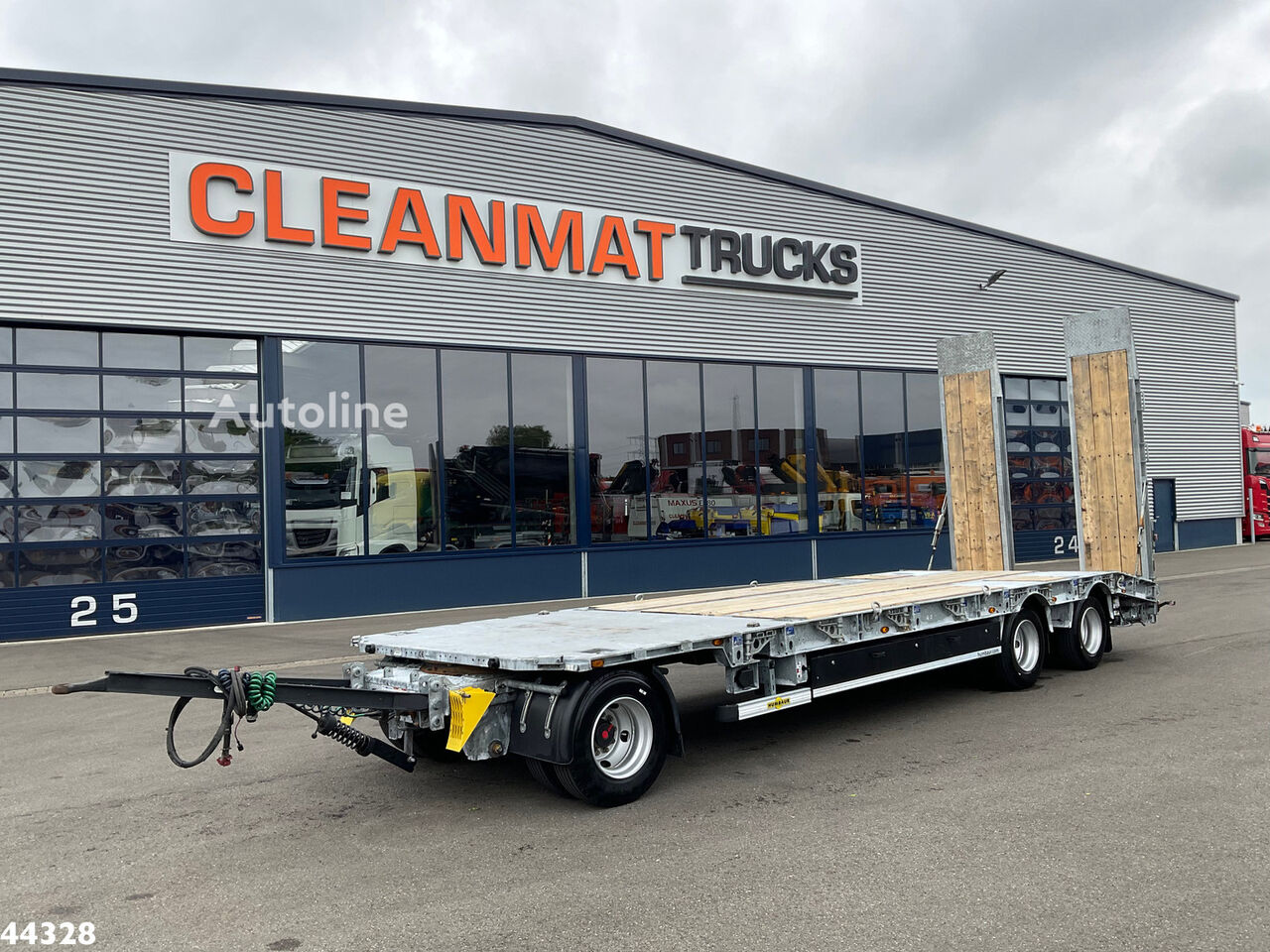 Humbaur 3-assige aanhangwagen met oprijrampen autotransporter aanhanger - Autoline