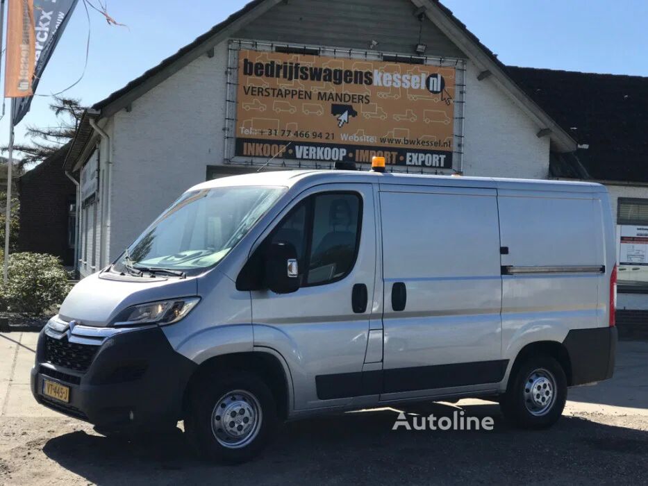 Umpikori pakettiauto - Autoline